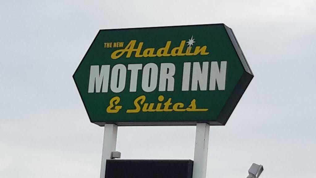Red Deer Inn & Suites