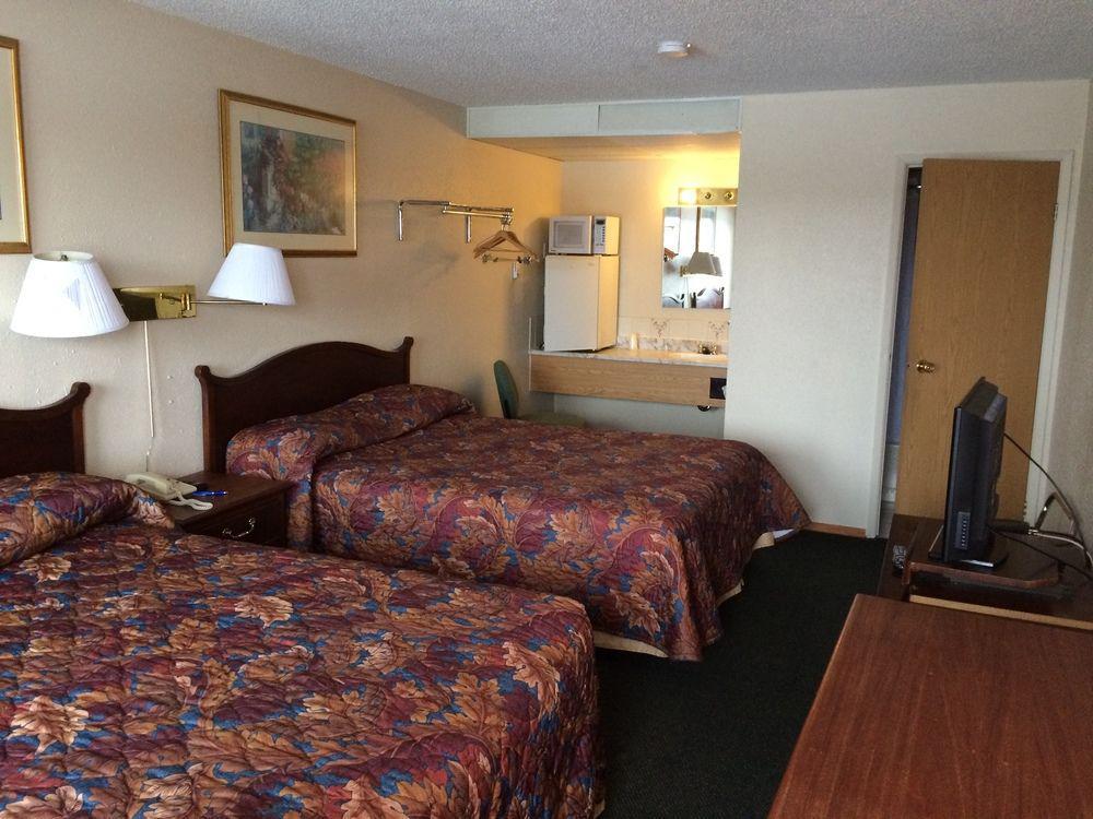 Red Deer Inn & Suites Motel