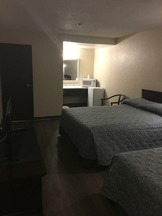 Red Deer Inn & Suites Motel
